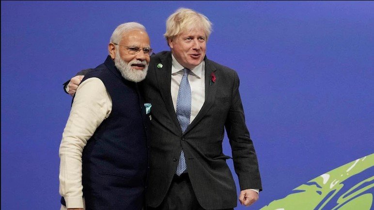 Boris Johnson with Narendra Modi - Stunited